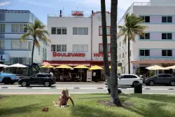 Canadian Doctors Are Warning Tourists Over Florida Vaccine Policies: ‘Sheer Unadulterated Craziness’